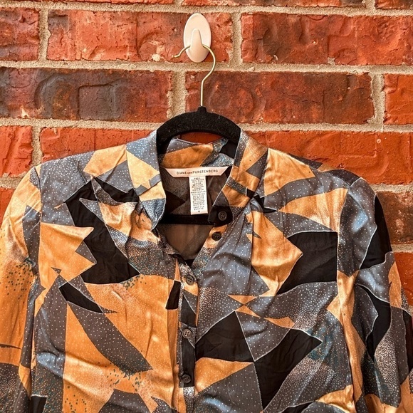 Diane Von Furstenberg Womens 4 Glassglow Silk Gold Black Geometric Blouse - Picture 2 of 10